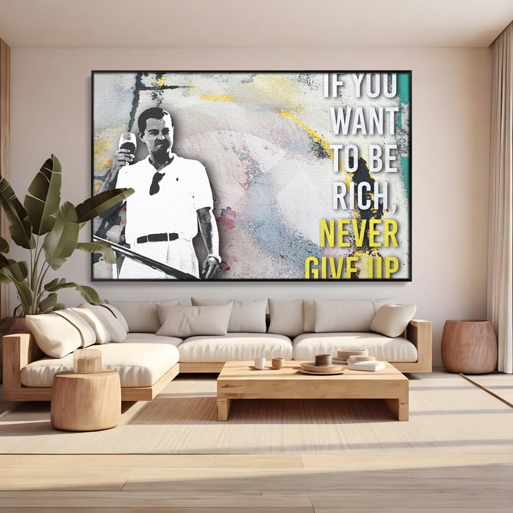 Tablou canvas cu tablou canvas cu leonardo dicaprio, in rama de aluminiu negru, pe perete intr-un living